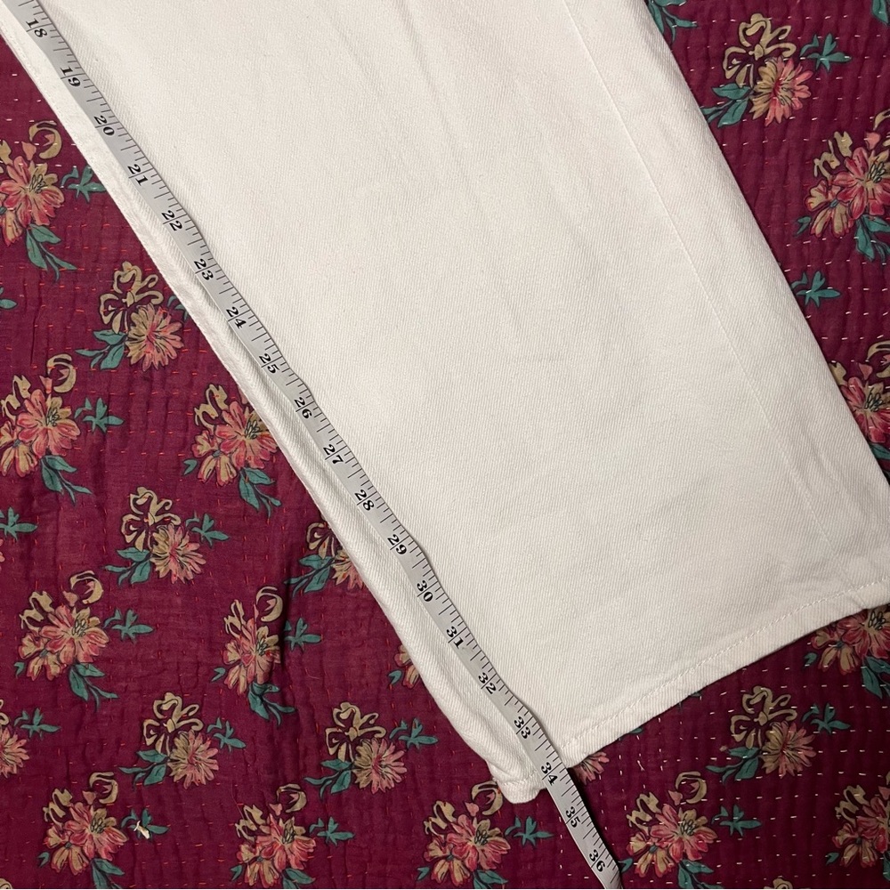 Good American White High Rise Mom Jean - Picture 9 of 10